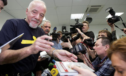 Large_paulo-coelho--008