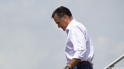 Large_mitt-romney-airplane-ap-cropped-proto-custom_28