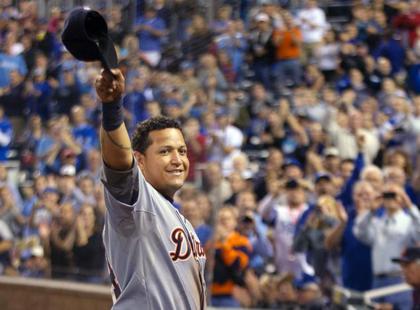 Large_miguel-cabrera-triple-crown-winner