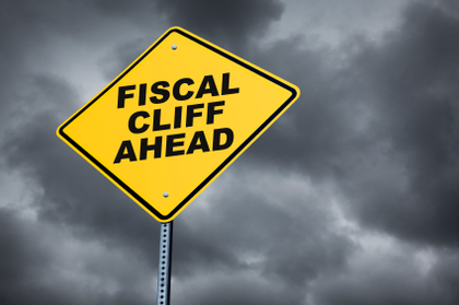 Large_fiscal-cliff-ahead