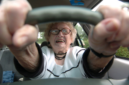 Large_grannydriver