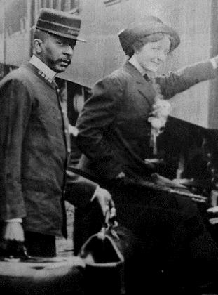 Large_pullman_porter_helping_woman