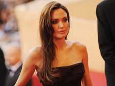 Medium_angelina-jolie-reveals-she-had-a-preventative-double-mastectomy