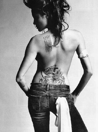 Large_angelina_jolie_tattoo_upper_back_tiger_tattoo